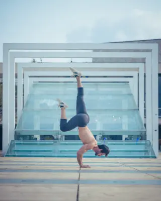 ART of handstands